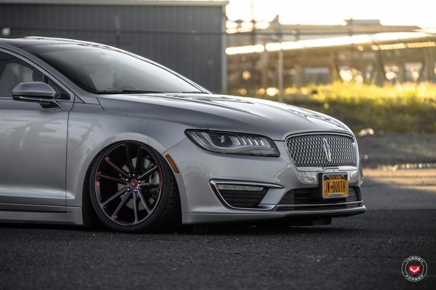 Детали экстерьера Lincoln MKZ on Vossen Wheels (CG-203) 2017 года  (фото 7 из 30)